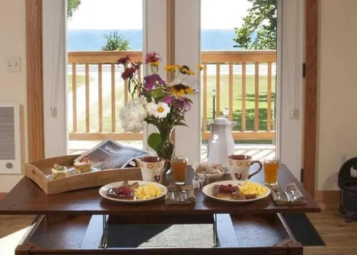 Lake Orchard Farm Retreat